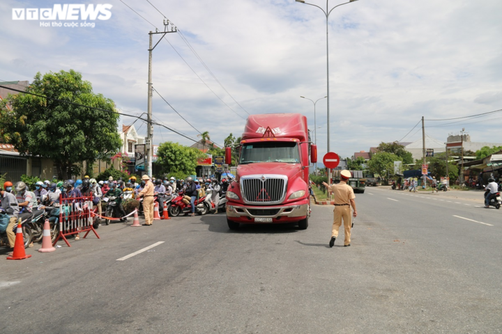 Quảng Nam tạm dừng đón bà con không có chỗ ở ổn định tại Đà Nẵng về quê - 1