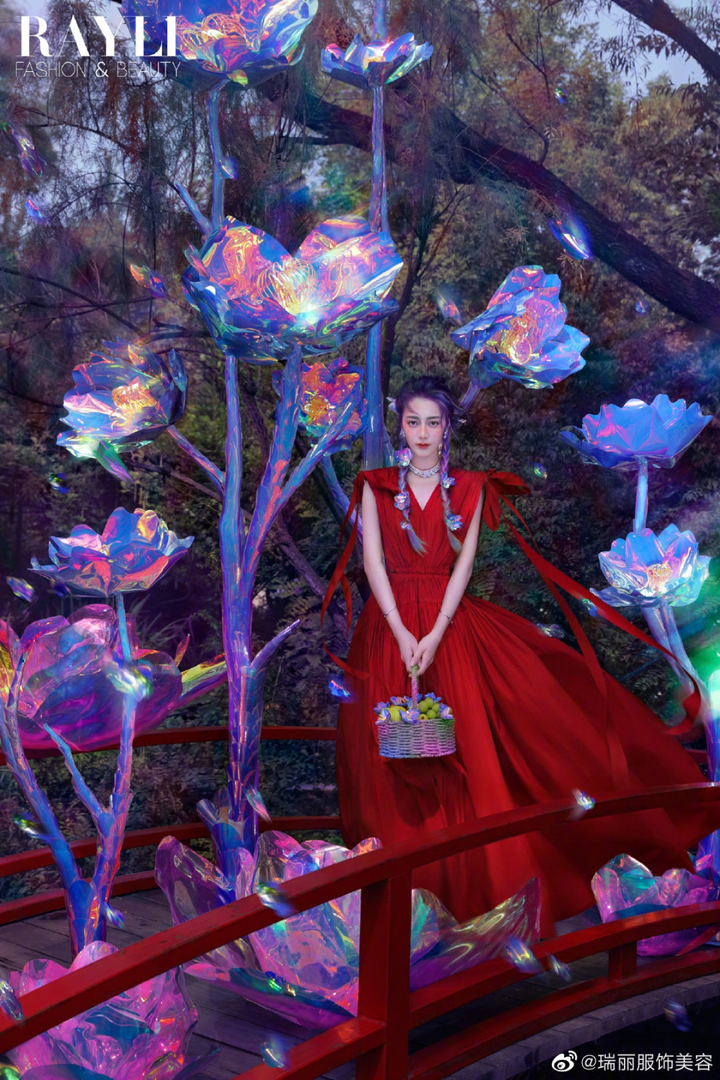 Địch Lệ Nhiệt Ba gây sốt với mái tóc tím, đẹp như nàng thơ - 7