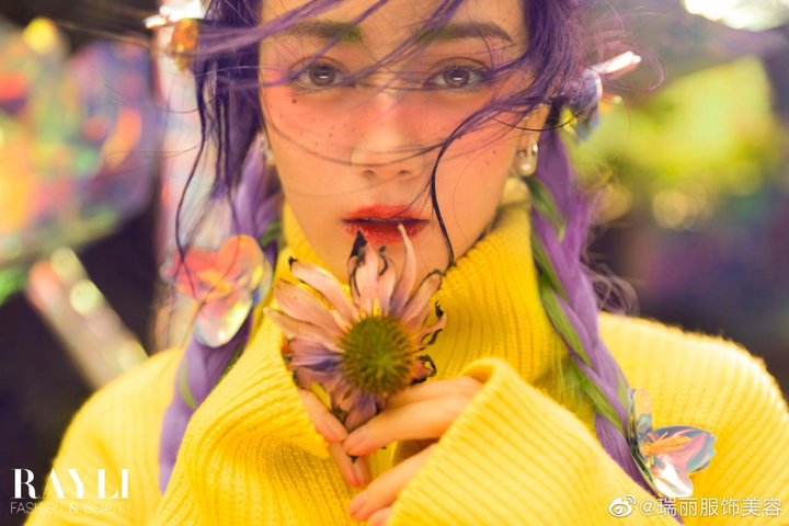 Địch Lệ Nhiệt Ba gây sốt với mái tóc tím, đẹp như nàng thơ - 9