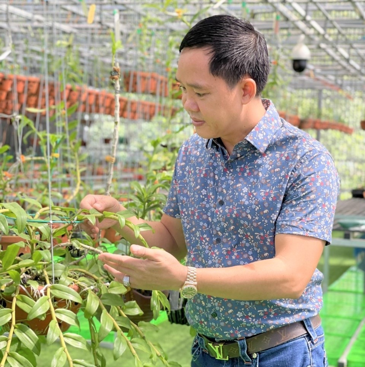 Ông chủ vườn lan Tuyết Hùng và bí quyết kinh doanh thành công từ hoa lan - 4