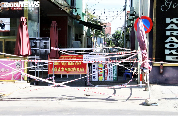 Ngày đầu thực hiện ‘nội bất xuất, ngoại bất nhập’, phố Đà Nẵng không bóng người - 7