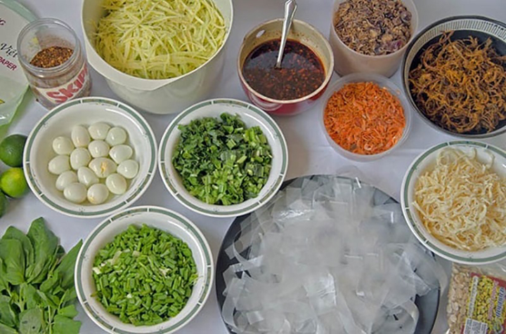 Ở nhà mùa dịch: Thử làm bánh cuốn, bánh gạo Hàn từ bánh tráng cực dễ lại ngon - 2