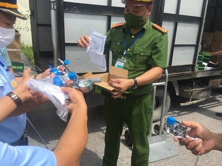 Thu giữ hơn 1.100 van thở oxy không rõ nguồn gốc - 1