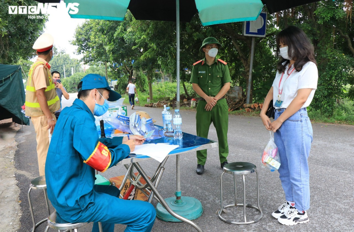 Bắc Ninh nâng cảnh báo chống dịch COVID-19 lên mức cao nhất - 4