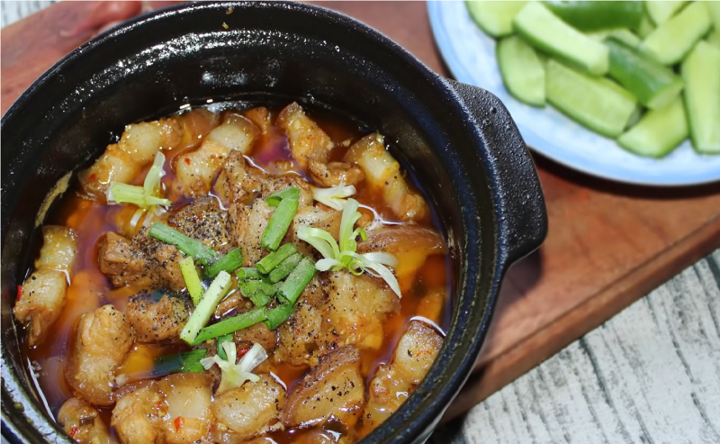 Món ngon mỗi ngày: Thịt ba chỉ kho sả ớt - 1
