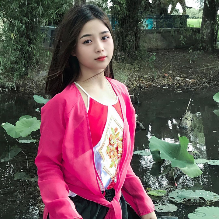 Nữ sinh Hưng Yên sở hữu vẻ đẹp trong trẻo 'đốn tim' dân mạng - 2