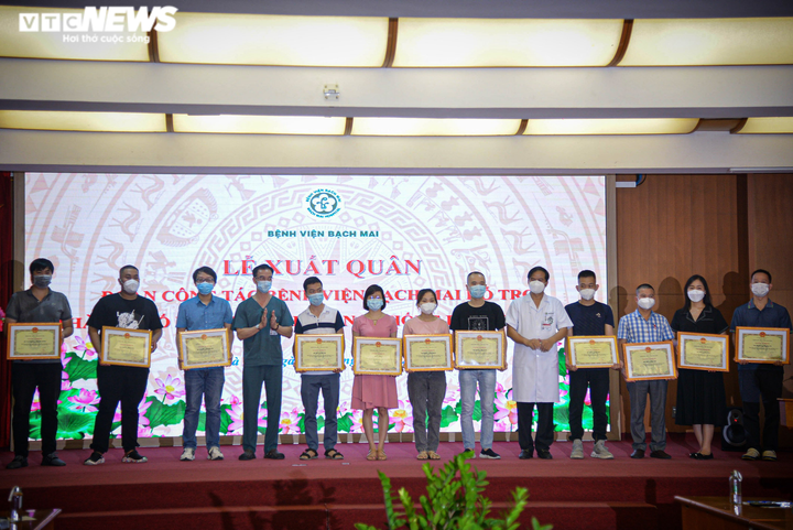 Ảnh: Gần 200 cán bộ y tế Bệnh viện Bạch Mai lên đường chi viện TP.HCM - 2