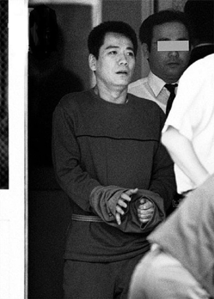 Tên sát nhân kì dị bắt cả gia đình sát hại lẫn nhau - 2