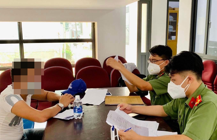 Bình Dương xử phạt trường hợp 'lập nhóm kêu gọi đồng hương về quê bằng xe máy' - 1