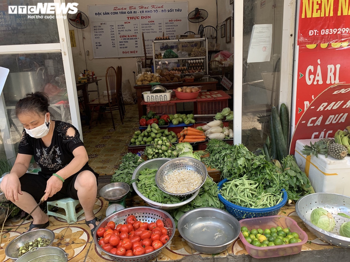 Nở rộ kiểu bán rau củ quả, thịt cá ngay trong nhà chưa từng thấy ở Hà Nội - 8