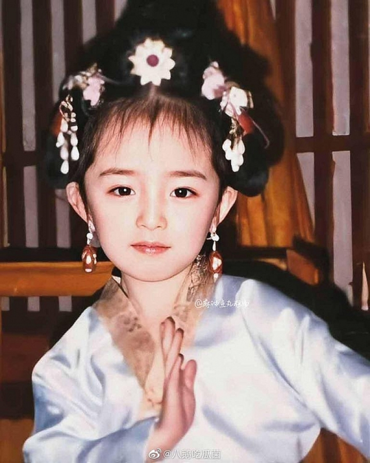 Vẻ đẹp từ thuở nhỏ tới khi trưởng thành của Dương Mịch - 2