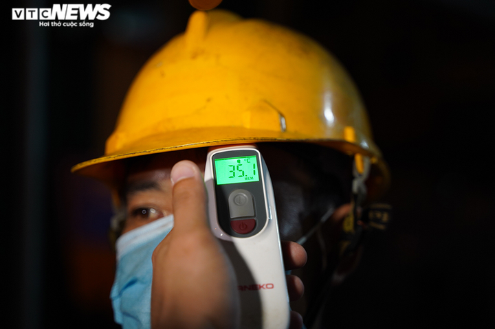 Công trường 'một cung đường 2 điểm đến' đảm bảo an toàn cho công nhân mùa dịch - 3