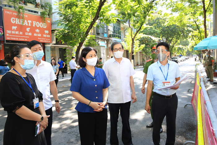 Nếu Hà Nội không siết chặt kỷ luật giãn cách, nguy cơ lây nhiễm sẽ rất lớn - 1