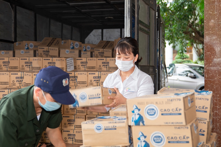 Sữa Cô Gái Hà Lan theo hành trang các y bác sĩ vào miền Nam chống dịch - 2