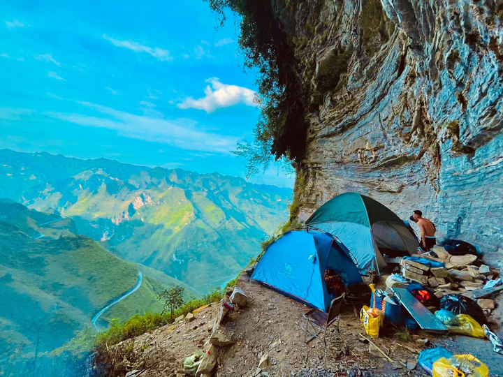 Đường chinh phục ‘Vách đá thần’ trên đỉnh núi Cô Tiên hớp hồn dân du lịch - 9