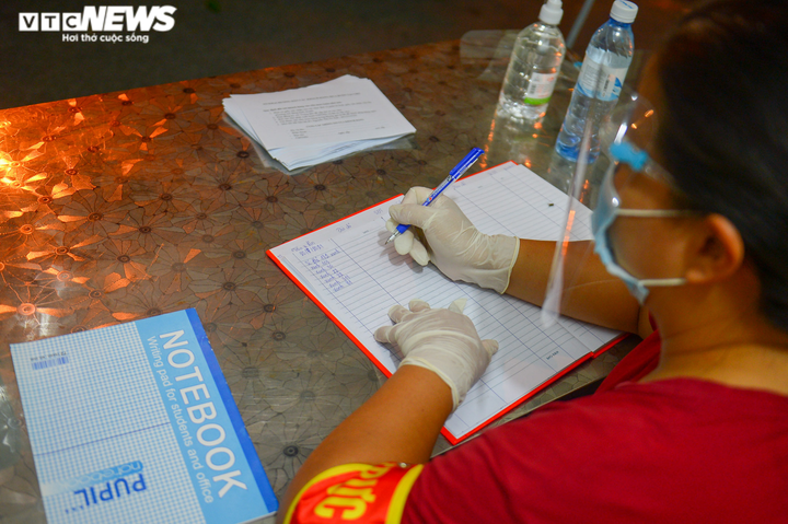 Hà Nội: Chợ đầu mối phía Nam ngày đầu tiên mở cửa trở lại sau phong toả - 7