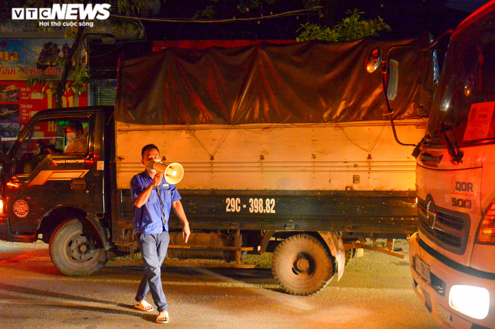 Hà Nội: Chợ đầu mối phía Nam ngày đầu tiên mở cửa trở lại sau phong toả - 3