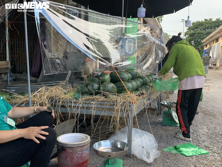 Chợ đầu mối phía Nam Hà Nội hoạt động trở lại, khách hàng cần lưu ý gì? - 7