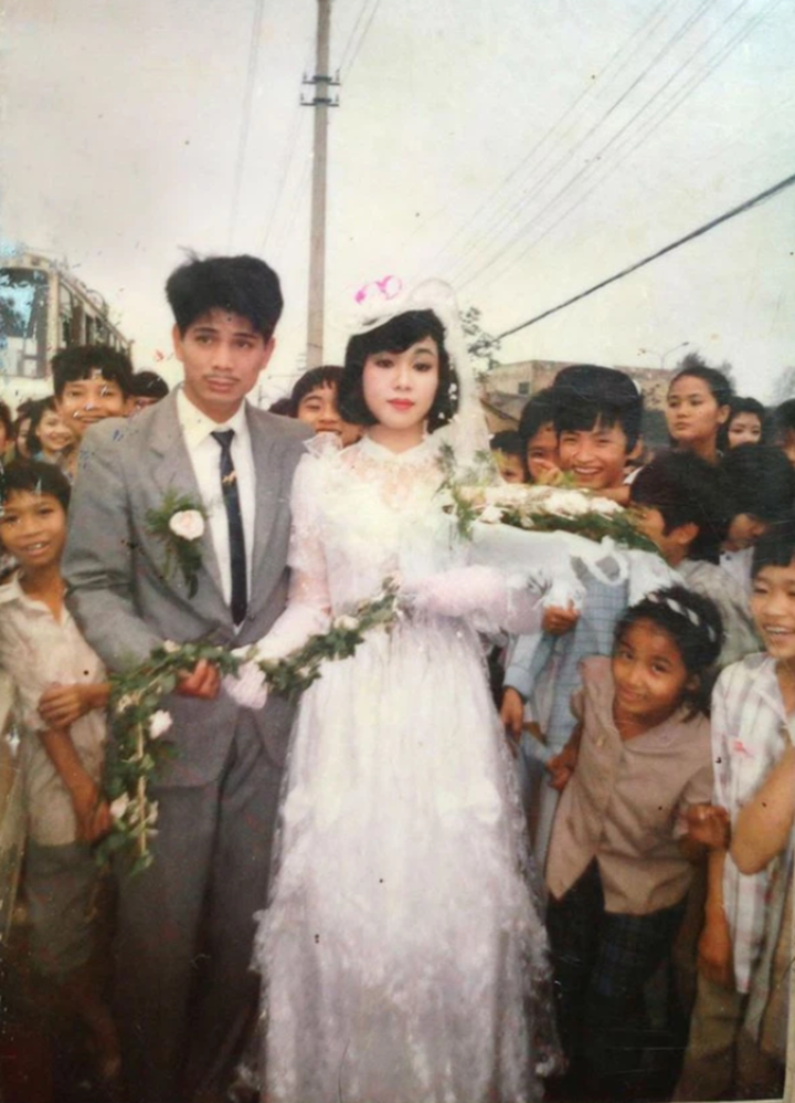 Clip hiếm về đám cưới những năm ‘một ngàn chín trăm hồi đó’ thu hút dân mạng - 4