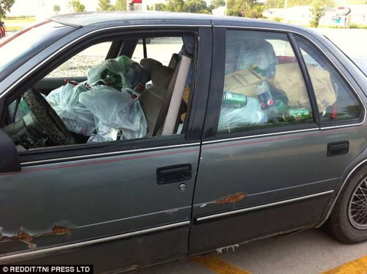 Mục sở thị những chiếc xế hộp kiêm 'thùng rác di động', nhìn vào chỉ có choáng! - 1