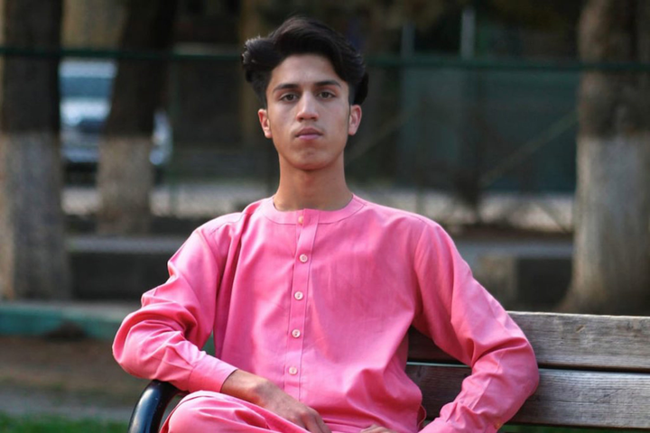 Bám càng máy bay Mỹ trốn Taliban, cầu thủ trẻ Afghanistan chết thương tâm - 2