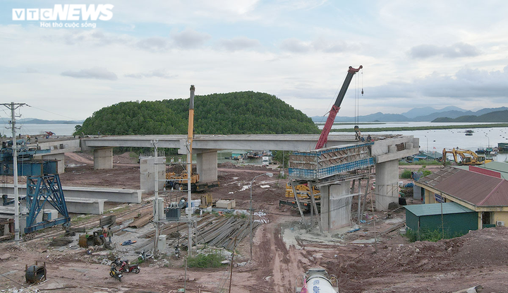 Cận cảnh đại công trường thi công cao tốc Vân Đồn - Móng Cái - 12