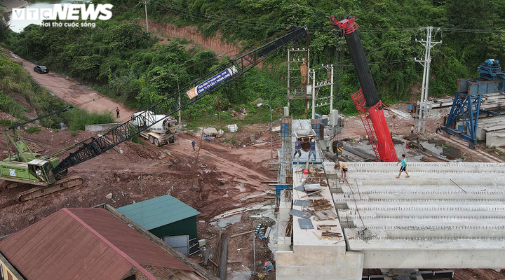 Cận cảnh đại công trường thi công cao tốc Vân Đồn - Móng Cái - 13