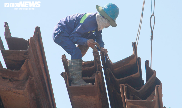 Cận cảnh đại công trường thi công cao tốc Vân Đồn - Móng Cái - 18