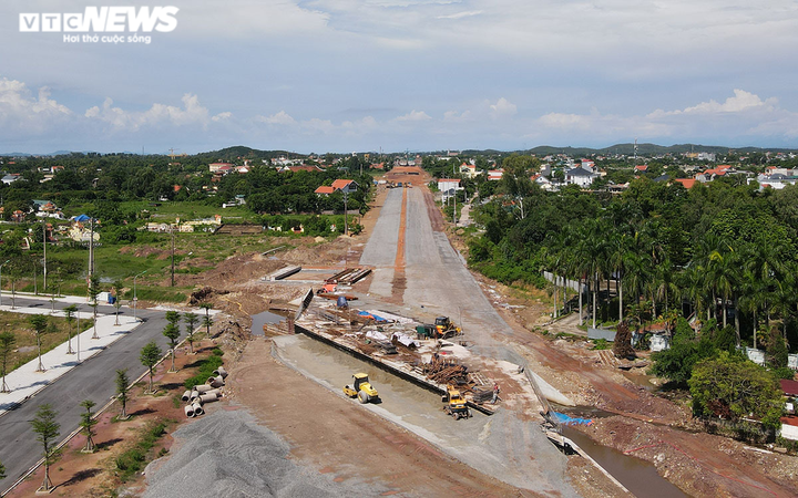 Cận cảnh đại công trường thi công cao tốc Vân Đồn - Móng Cái - 21