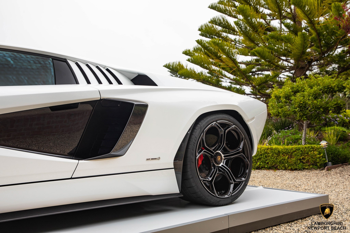 Lamborghini Countach LPI 800-4 cháy hàng, giá khởi điểm 2,64 triệu USD - 6