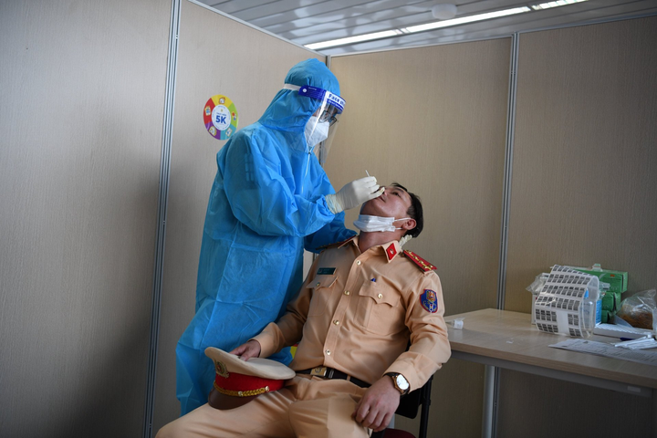 Cục Cảnh sát giao thông xuất quân vào TP.HCM hỗ trợ chống dịch - 3