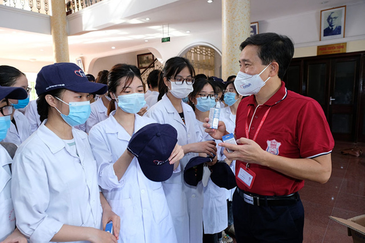 Các trường đào tạo ngành sức khoẻ hoãn thi, hoãn khai giảng để chống dịch - 1