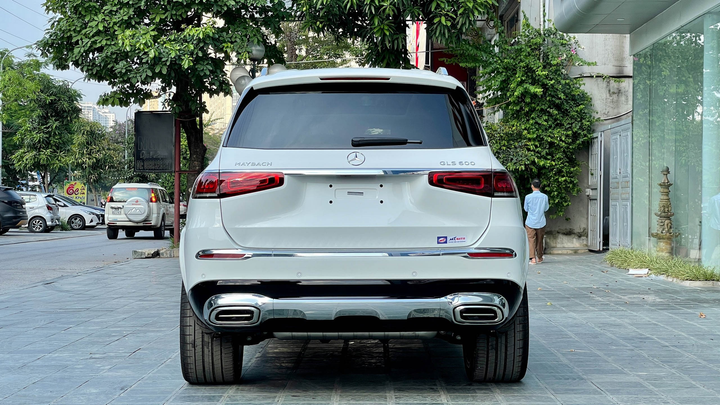 Range Rover và Mercedes-Maybach GLS ảnh 9 So sánh Range Rover SVAutobioraphy và Mercedes-Maybach GLS 600 - 8