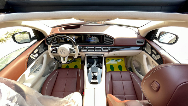 Range Rover và Mercedes-Maybach GLS ảnh 11 So sánh Range Rover SVAutobioraphy và Mercedes-Maybach GLS 600 - 10