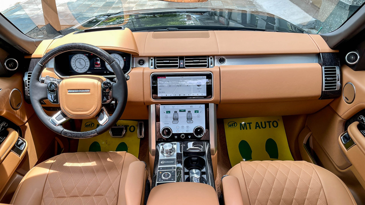 Range Rover và Mercedes-Maybach GLS ảnh 10 So sánh Range Rover SVAutobioraphy và Mercedes-Maybach GLS 600 - 9