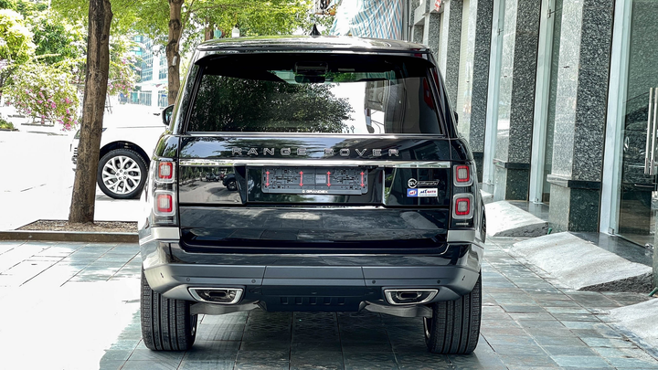 Range Rover và Mercedes-Maybach GLS ảnh 8 So sánh Range Rover SVAutobioraphy và Mercedes-Maybach GLS 600 - 7