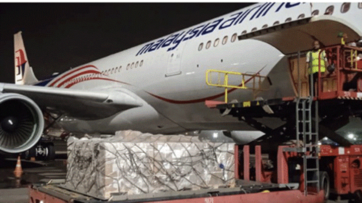 50.000 lọ thuốc kháng COVID-19 Remdesivir về đến Tân Sơn Nhất - 1