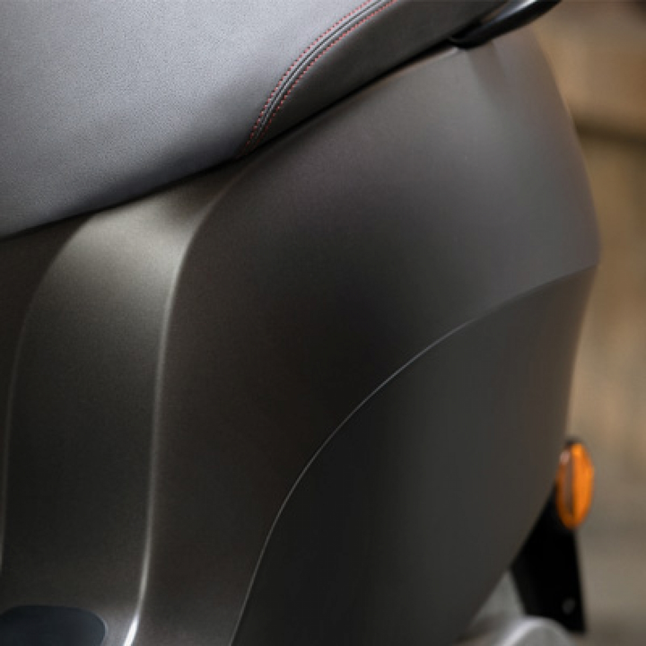 Đưa công nghệ ô tô vào xe máy điện - 6