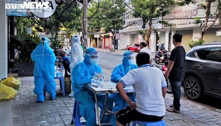 Đà Nẵng xét nghiệm COVID-19 toàn dân lần thứ 3, xử phạt người không chấp hành - 1