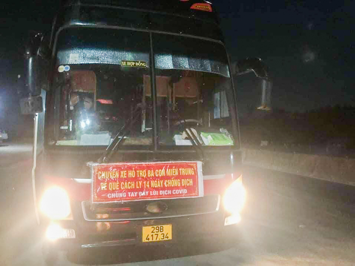 Phát hiện 2 xe khách chở 'chui' 35 người từ vùng dịch về Quảng Bình - 2