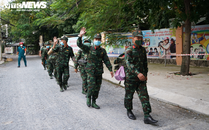 'Chúng tôi là người lính từ dân mà ra, giúp TP.HCM là mệnh lệnh từ trái tim' - 1
