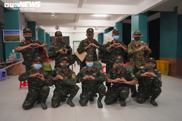 'Chúng tôi là người lính từ dân mà ra, giúp TP.HCM là mệnh lệnh từ trái tim' - 7