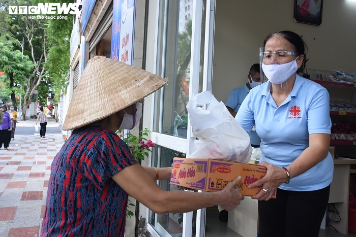 Siêu thị '0 đồng' ở Hải Phòng lan toả yêu thương tới người nghèo trong mùa dịch - 8