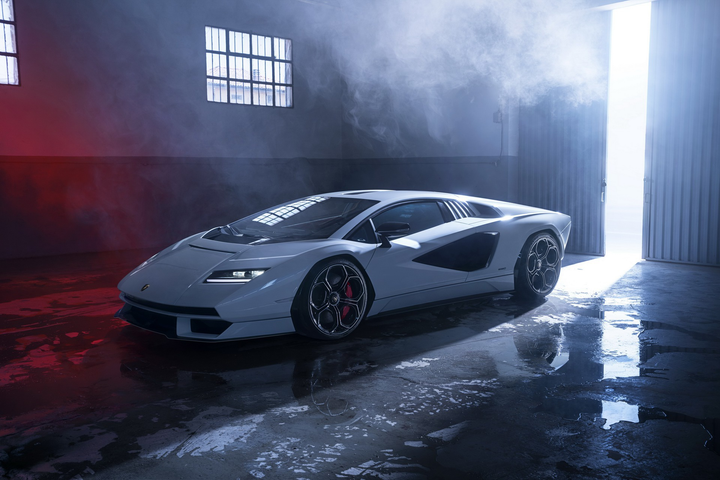 112 chiếc Lamborghini Countach được bán hết ngay sau khi ra mắt - 11