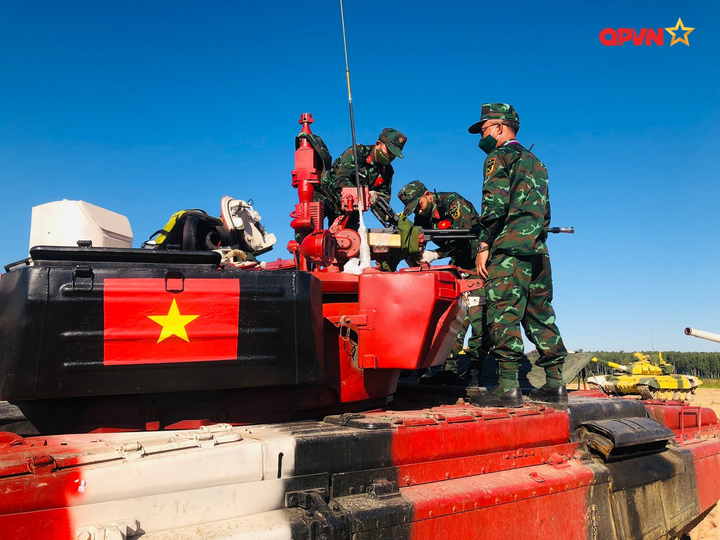 Thi đấu 'Xe tăng hành tiến' trận đầu tiên, Đội tuyển Việt Nam về nhì - 33