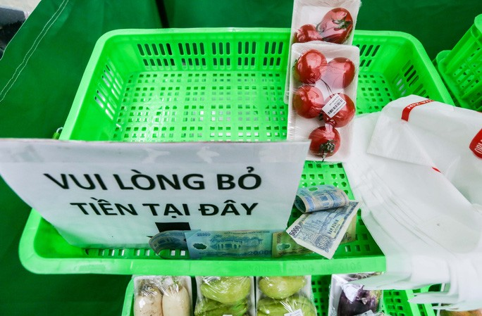 Độc đáo cửa hàng không người bán, mua hàng trước trả tiền sau ở Hà Nội - 8