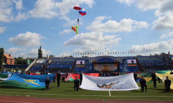 Thi đấu 'Xe tăng hành tiến' trận đầu tiên, Đội tuyển Việt Nam về nhì - 29