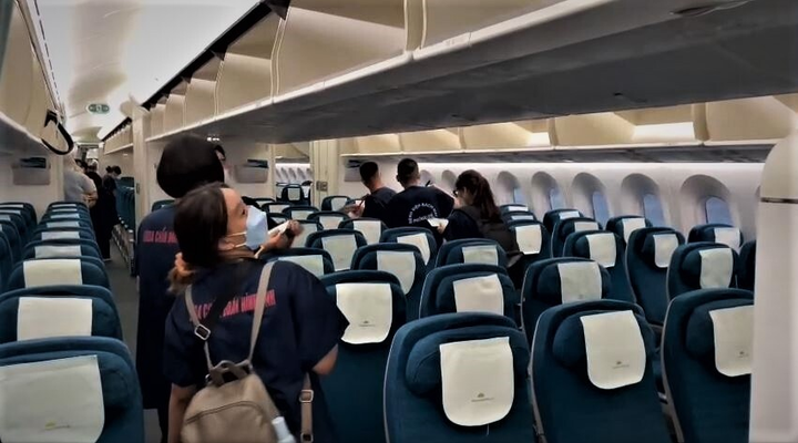 Hàng nghìn sinh viên, giảng viên Cao đẳng Y tế Bạch Mai vào miền Nam chống dịch - 3