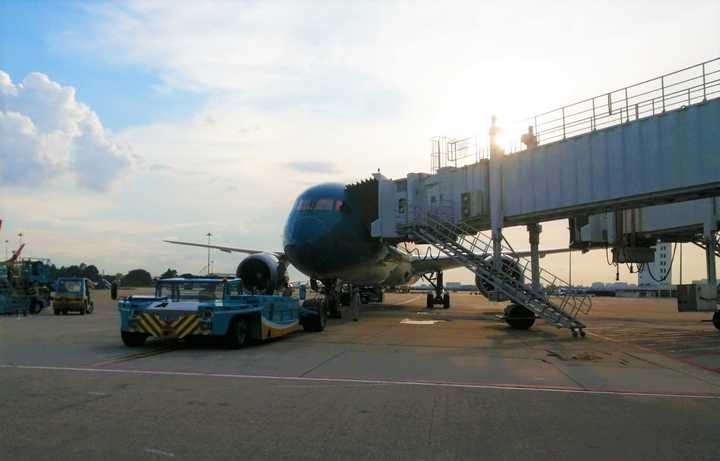 Y bác sĩ và cán bộ hậu cần tiếp tục vào miền Nam chống dịch COVID-19 - 1