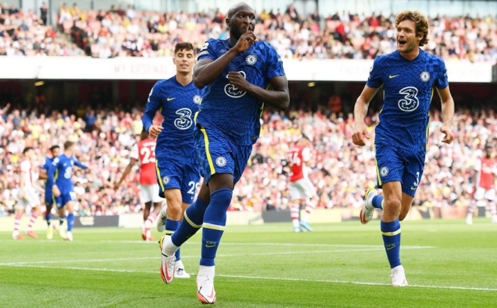 Cựu trung vệ Arsenal: 'Không thể ngăn cản Lukaku' - 2